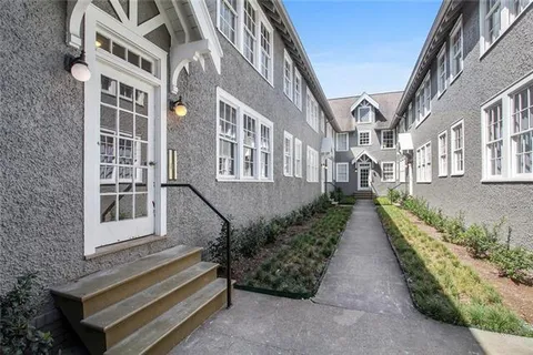 $1,700 | 910 South Carrollton Avenue, Unit B, New Orleans, LA 70118