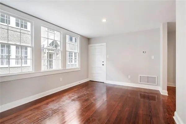 $1,700 | 910 South Carrollton Avenue, Unit B, New Orleans, LA 70118