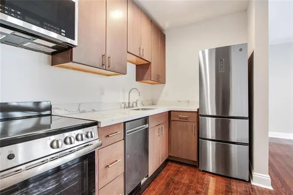 $1,700 | 910 South Carrollton Avenue, Unit B, New Orleans, LA 70118