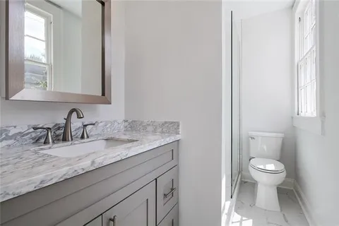 $1,700 | 910 South Carrollton Avenue, Unit B, New Orleans, LA 70118