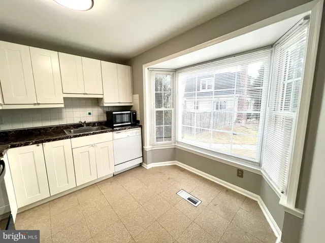 $3,000 | 3039 Talking Rock Drive, Fairfax, VA 22031