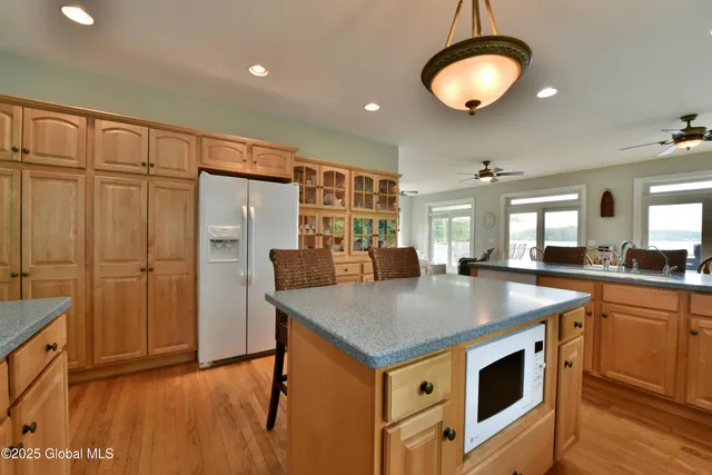 $1,195,000 | 3043 Southshore Drive East, Hagaman, NY 12086