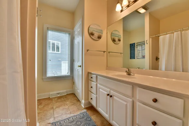 $1,195,000 | 3043 Southshore Drive East, Hagaman, NY 12086