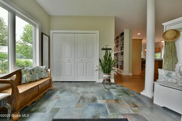 $1,195,000 | 3043 Southshore Drive East, Hagaman, NY 12086