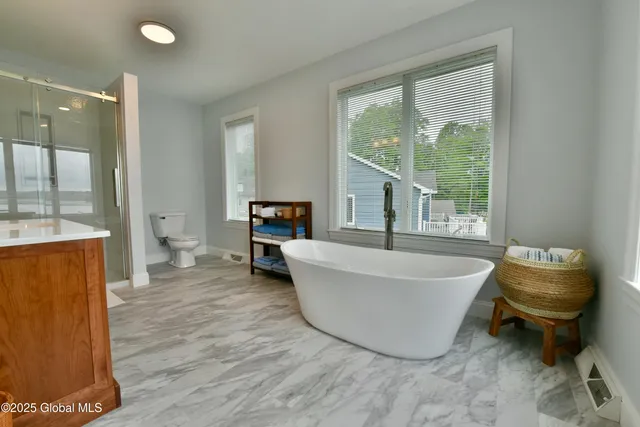 $1,195,000 | 3043 Southshore Drive East, Hagaman, NY 12086