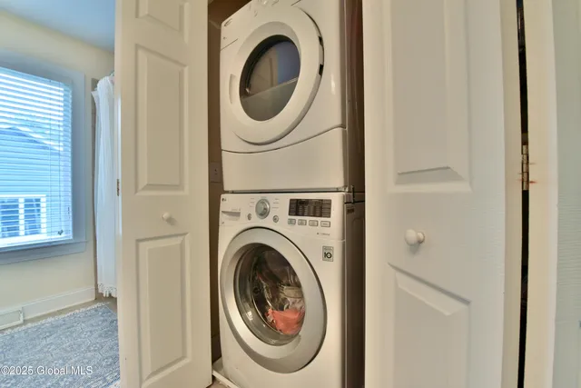 $1,195,000 | 3043 Southshore Drive East, Hagaman, NY 12086