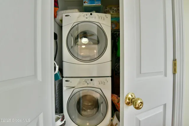 $1,195,000 | 3043 Southshore Drive East, Hagaman, NY 12086