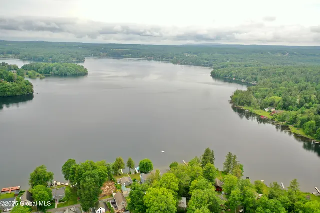 $1,195,000 | 3043 Southshore Drive East, Hagaman, NY 12086