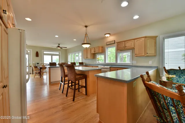 $1,195,000 | 3043 Southshore Drive East, Hagaman, NY 12086