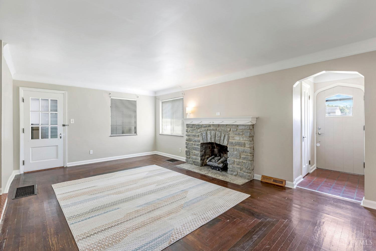2936 North Bend Road Cincinnati, OH 45239 - Photo 4 of 50 Gallery Image 4