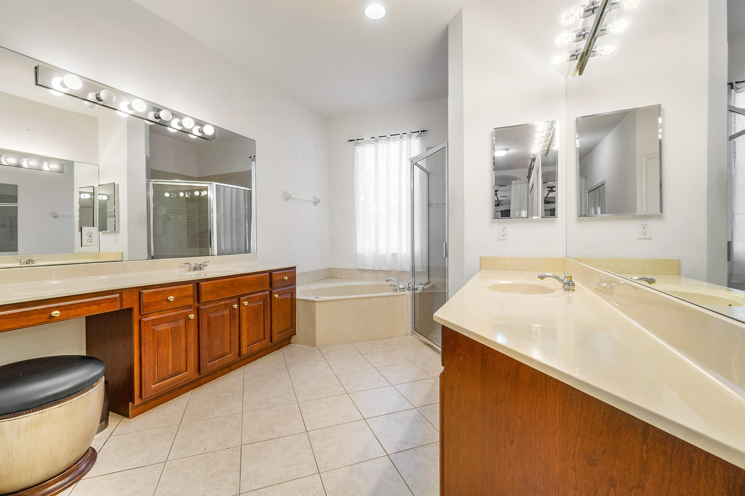 3839 Victoria Road West Palm Beach, FL 33411 - Photo 11 of 29 Master Bathroom Downstairs