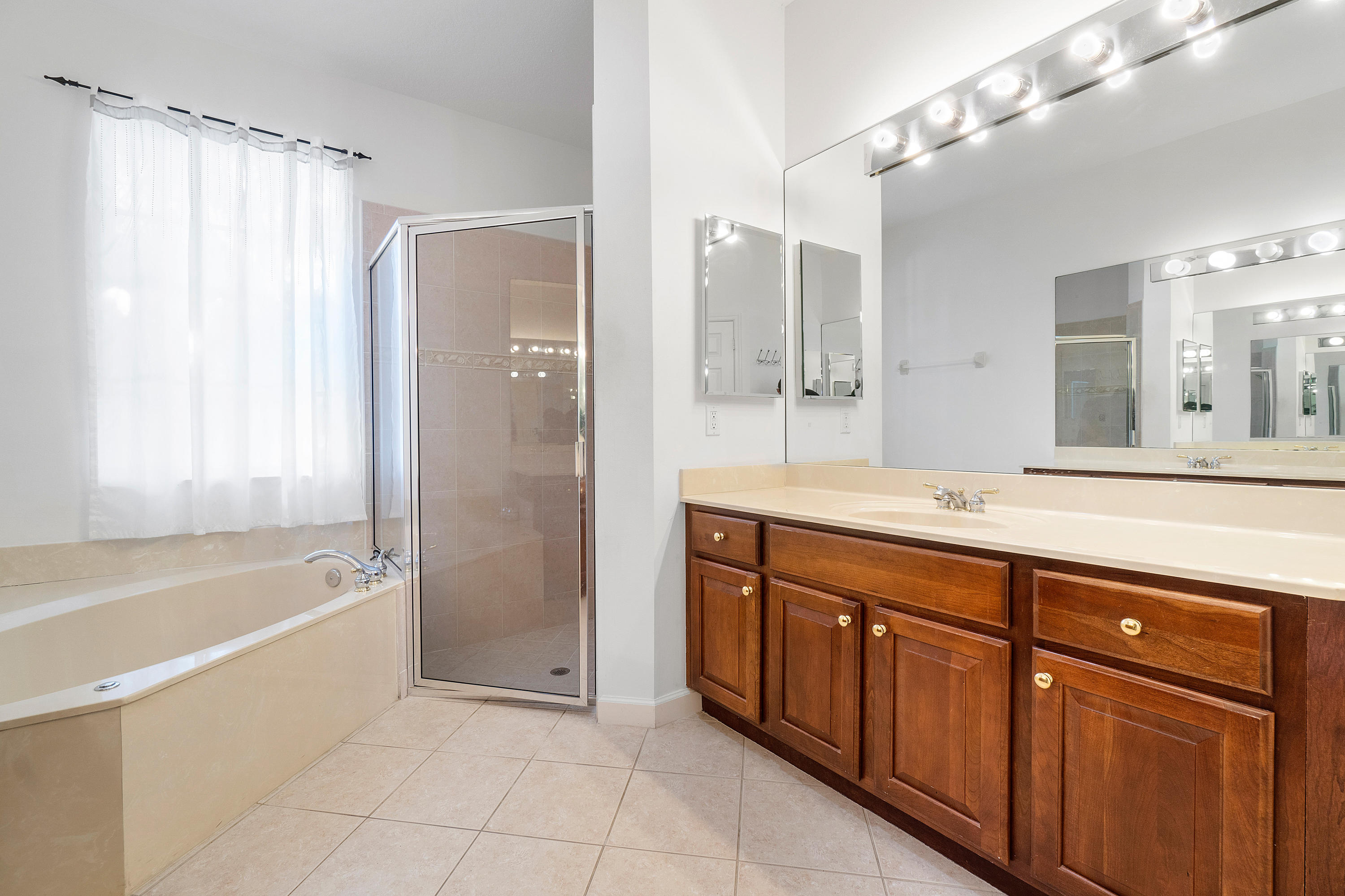 3839 Victoria Road West Palm Beach, FL 33411 - Photo 17 of 29 Master Bathroom Downstairs