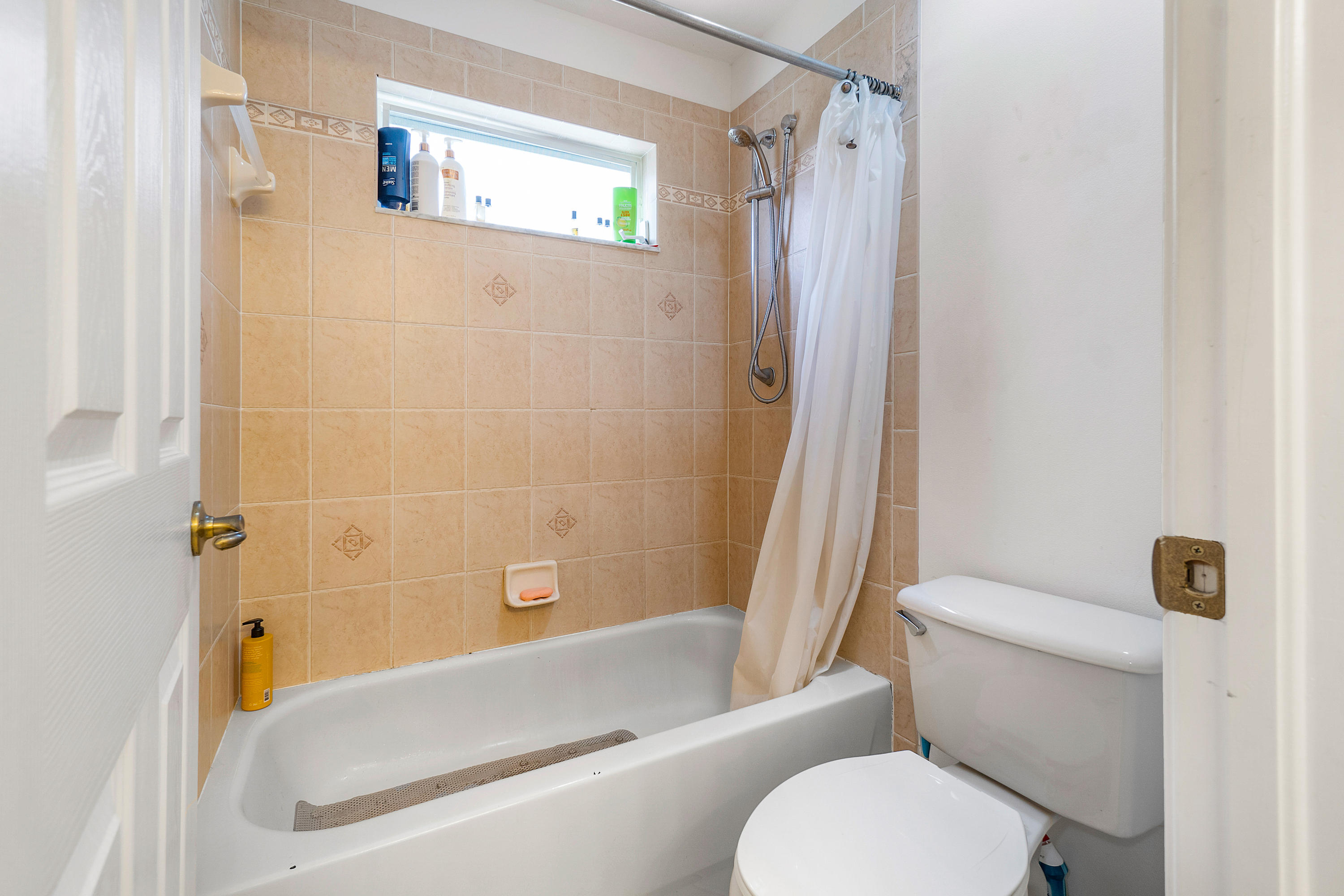 3839 Victoria Road West Palm Beach, FL 33411 - Photo 25 of 29 Bathroom 4