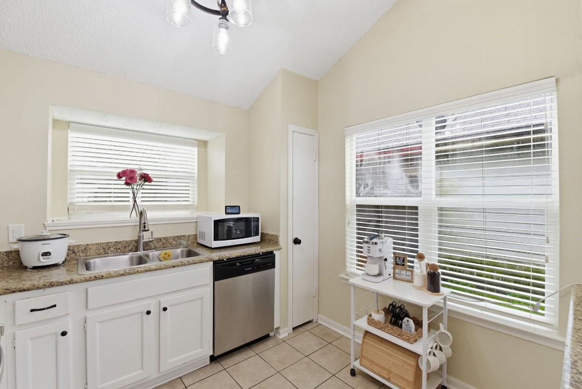 1131 Somercotes Lane Channelview, TX 77530 - Photo 7 of 37
