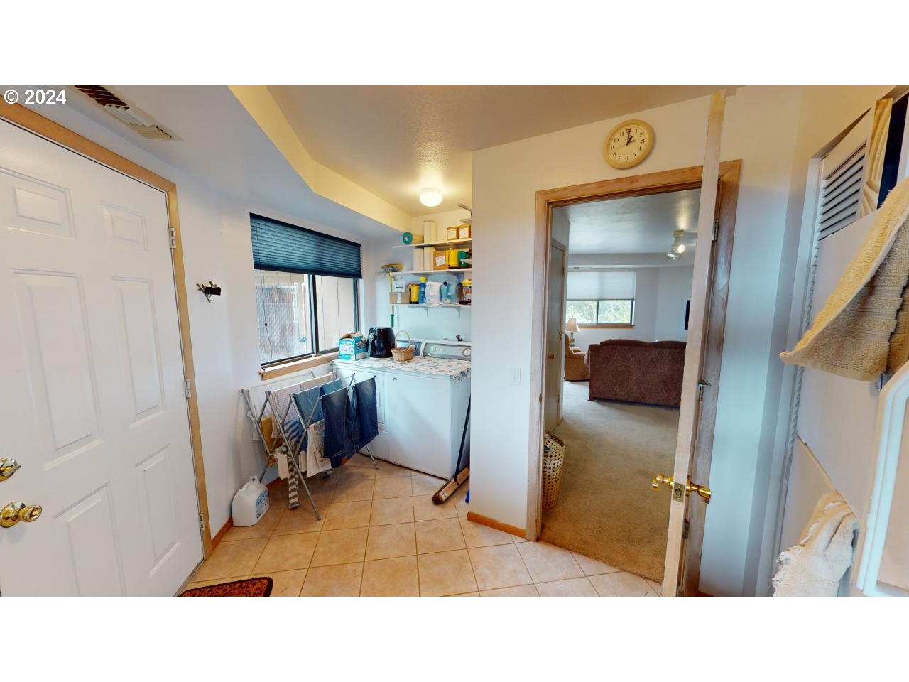 33327 Ophir Road Gold Beach, OR 97444 - Photo 26 of 32 a bathroom