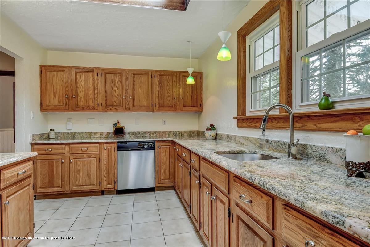 206 Hope Road Tinton Falls, NJ 07724 - Photo 13 of 36 14-Kitchen(2)