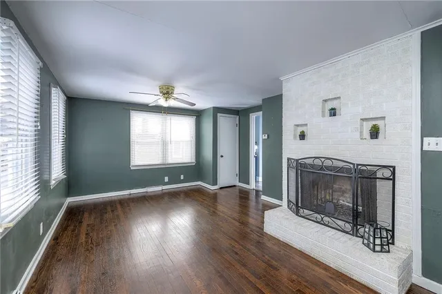 $425,000 | 4907 West 70th Terrace, Prairie Village, KS 66208