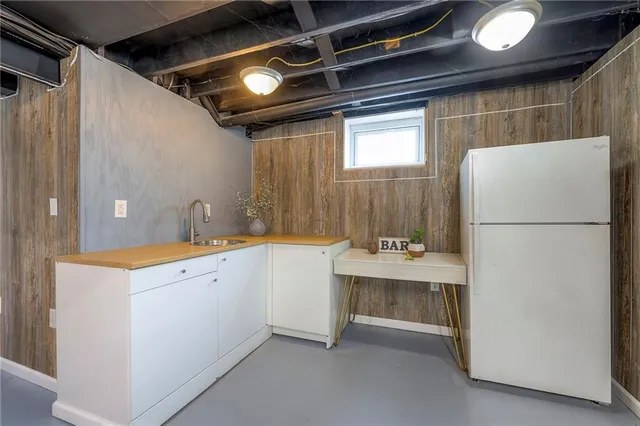 $425,000 | 4907 West 70th Terrace, Prairie Village, KS 66208