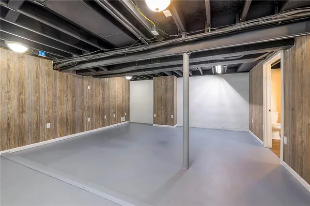 $425,000 | 4907 West 70th Terrace, Prairie Village, KS 66208