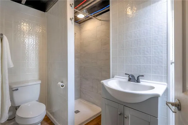 $425,000 | 4907 West 70th Terrace, Prairie Village, KS 66208