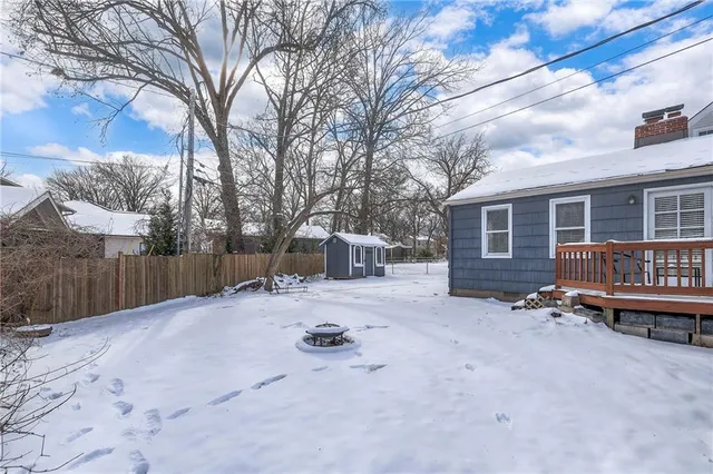 $425,000 | 4907 West 70th Terrace, Prairie Village, KS 66208