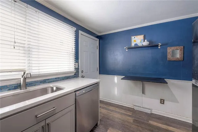 $425,000 | 4907 West 70th Terrace, Prairie Village, KS 66208