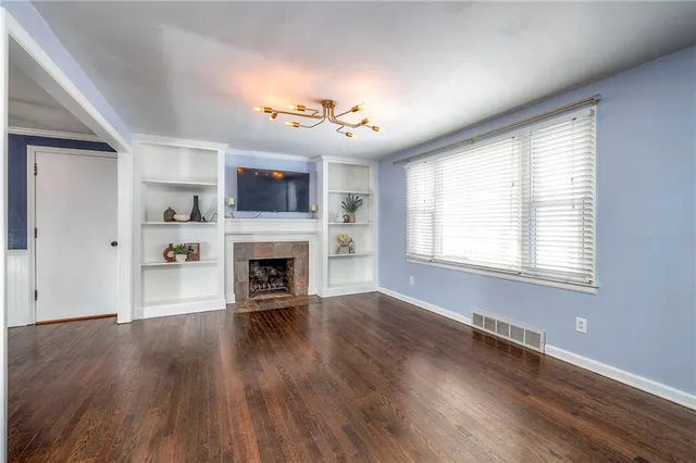 $425,000 | 4907 West 70th Terrace, Prairie Village, KS 66208