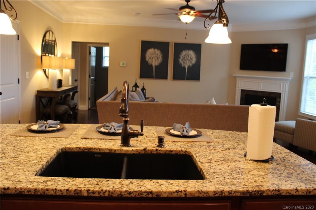 9103 Inverness Bay Road Charlotte, NC 28278 - Photo 15 of 48 Gallery Image 15