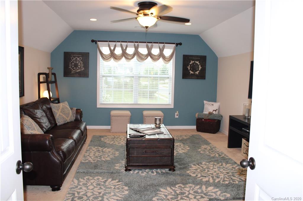 9103 Inverness Bay Road Charlotte, NC 28278 - Photo 32 of 48 Gallery Image 32