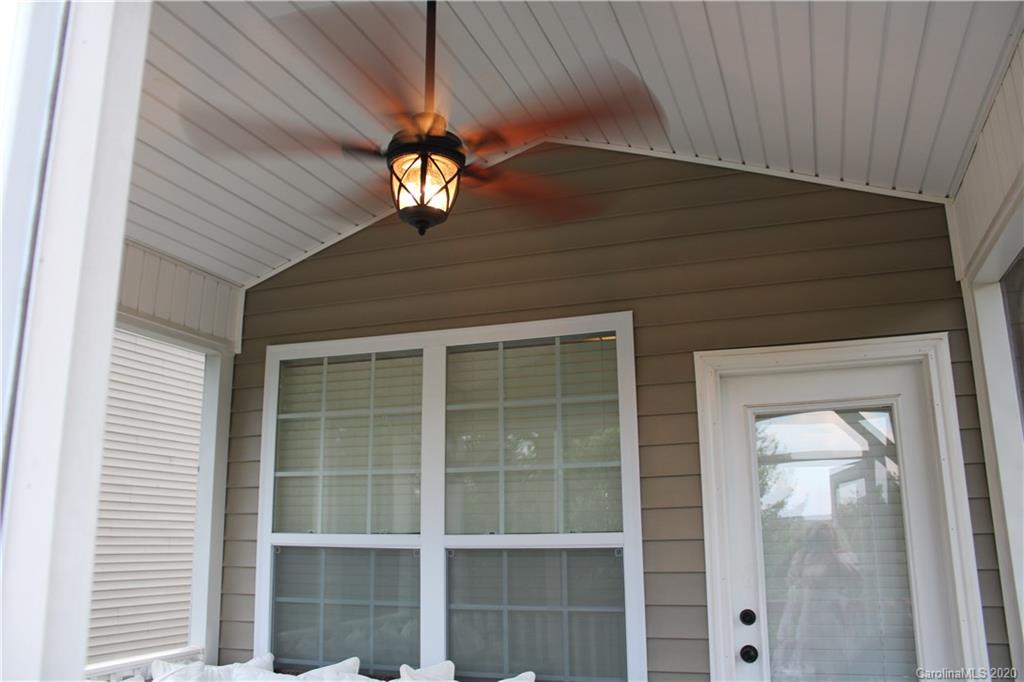 9103 Inverness Bay Road Charlotte, NC 28278 - Photo 10 of 48 Gallery Image 10
