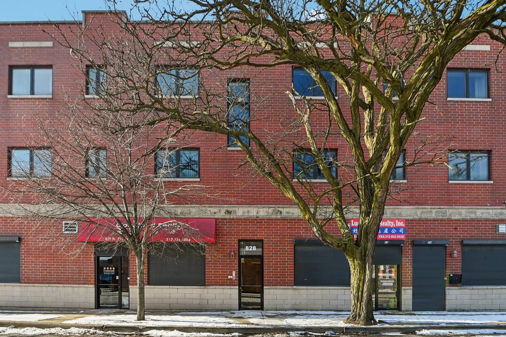 828 West 31st Street, Unit 3N Chicago, IL 60608 - Photo 1 of 29 a front view of a building
