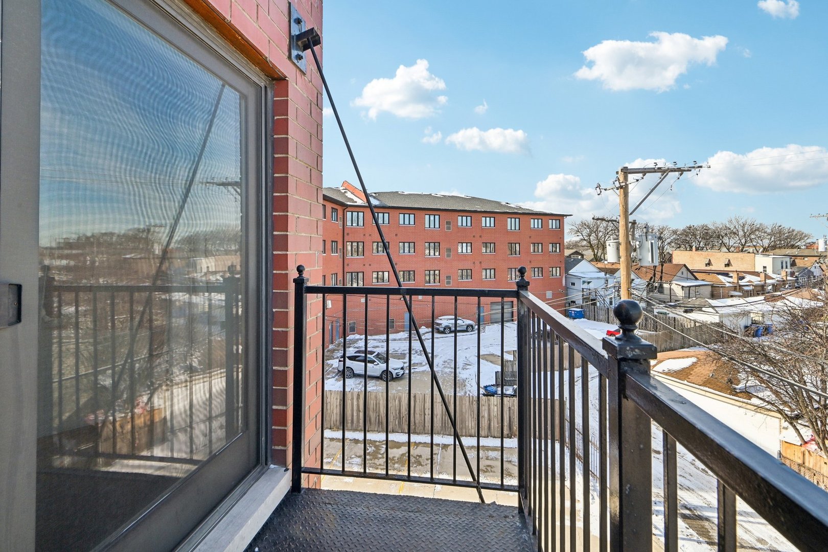 828 West 31st Street, Unit 3N Chicago, IL 60608 - Photo 24 of 29 a view of a balcony with city view