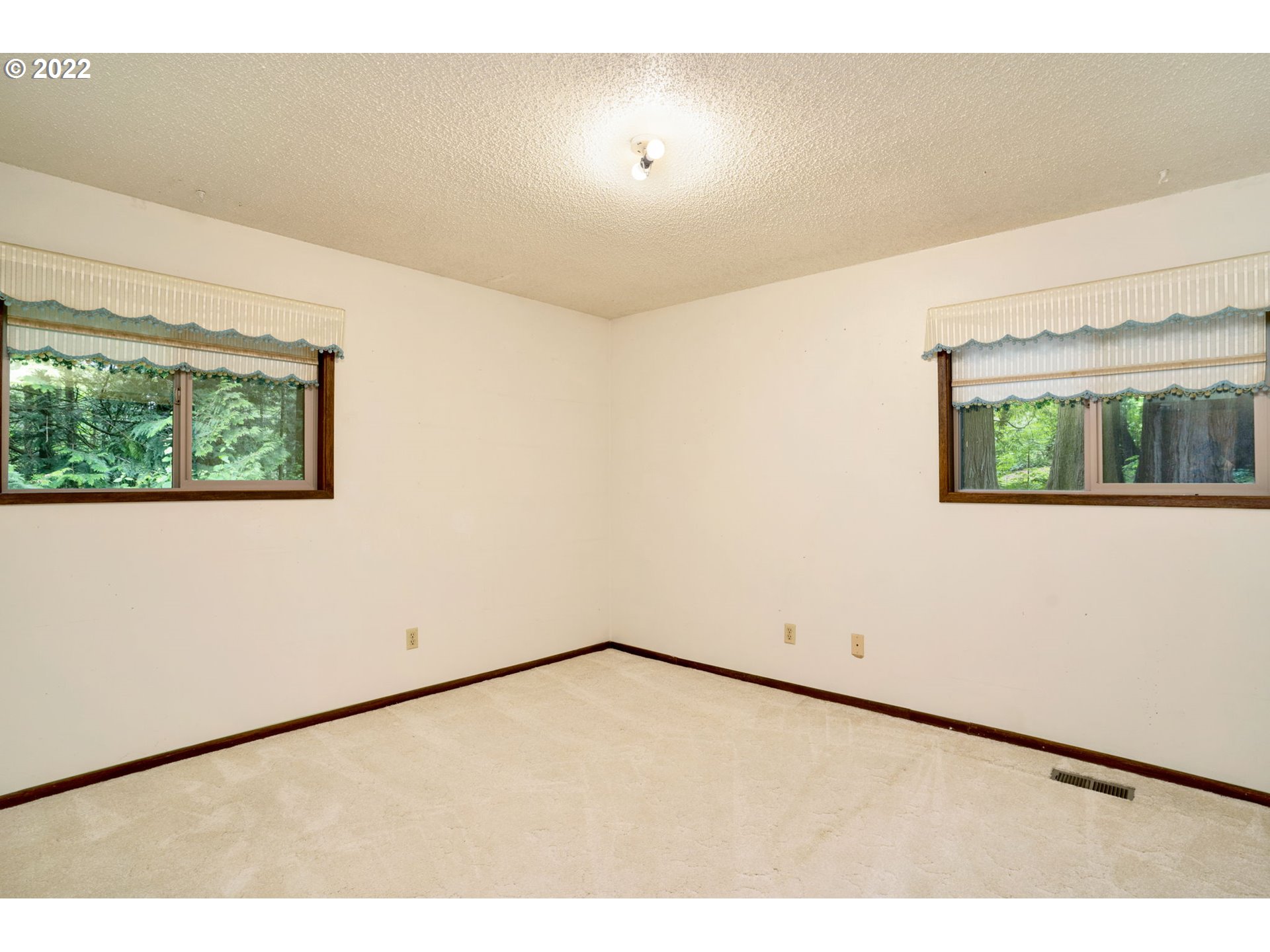 32720 Northeast Chamberlain Road Corbett, OR 97019 - Photo 14 of 32 Gallery Image 14