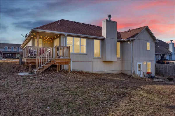 $364,900 | 1219 South Country View Lane, Warrensburg, MO 64093