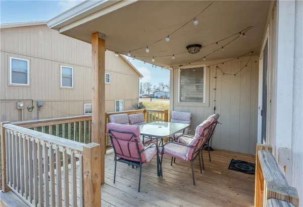 $364,900 | 1219 South Country View Lane, Warrensburg, MO 64093