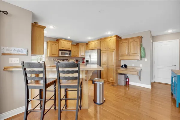 $364,900 | 1219 South Country View Lane, Warrensburg, MO 64093