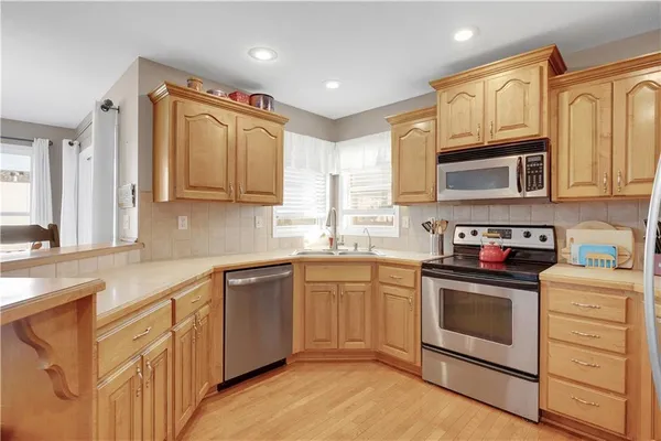 $364,900 | 1219 South Country View Lane, Warrensburg, MO 64093