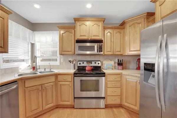 $364,900 | 1219 South Country View Lane, Warrensburg, MO 64093