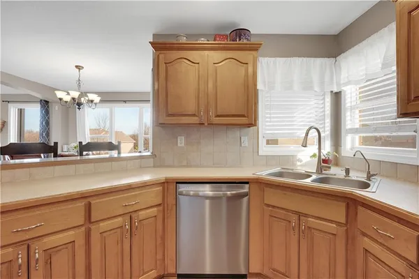 $364,900 | 1219 South Country View Lane, Warrensburg, MO 64093