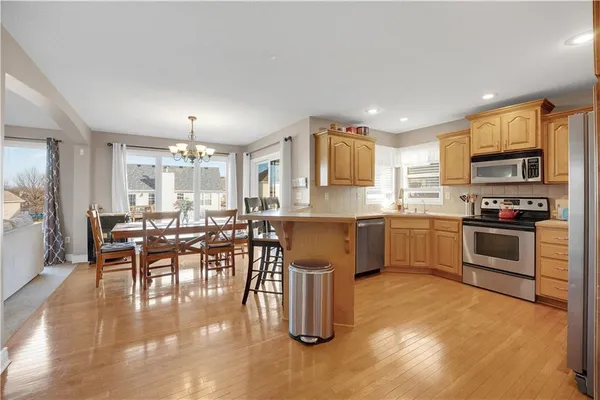 $357,900 | 1219 South Country View Lane, Warrensburg, MO 64093