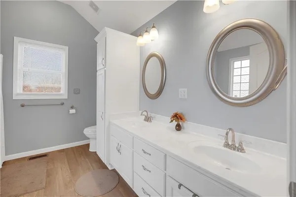 $374,900 | 1219 South Country View Lane, Warrensburg, MO 64093