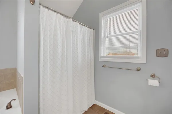 $364,900 | 1219 South Country View Lane, Warrensburg, MO 64093