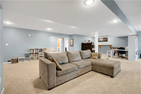 $374,900 | 1219 South Country View Lane, Warrensburg, MO 64093