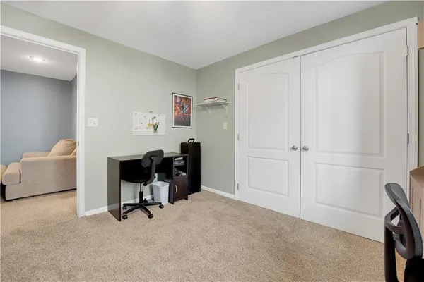 $374,900 | 1219 South Country View Lane, Warrensburg, MO 64093