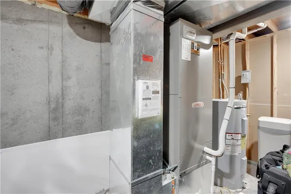 $364,900 | 1219 South Country View Lane, Warrensburg, MO 64093