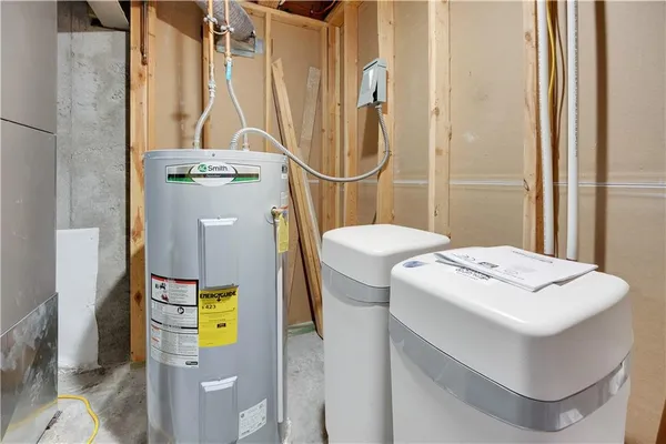 $374,900 | 1219 South Country View Lane, Warrensburg, MO 64093