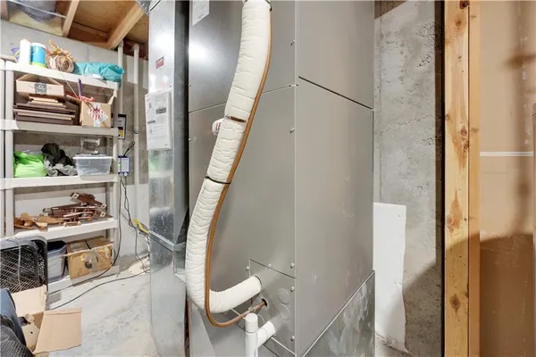 $364,900 | 1219 South Country View Lane, Warrensburg, MO 64093