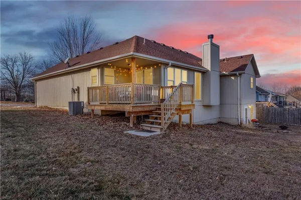 $364,900 | 1219 South Country View Lane, Warrensburg, MO 64093