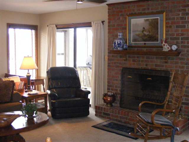 307 Rue Chalet Lavonia, GA 30553 - Photo 3 of 25 Gallery Image 3