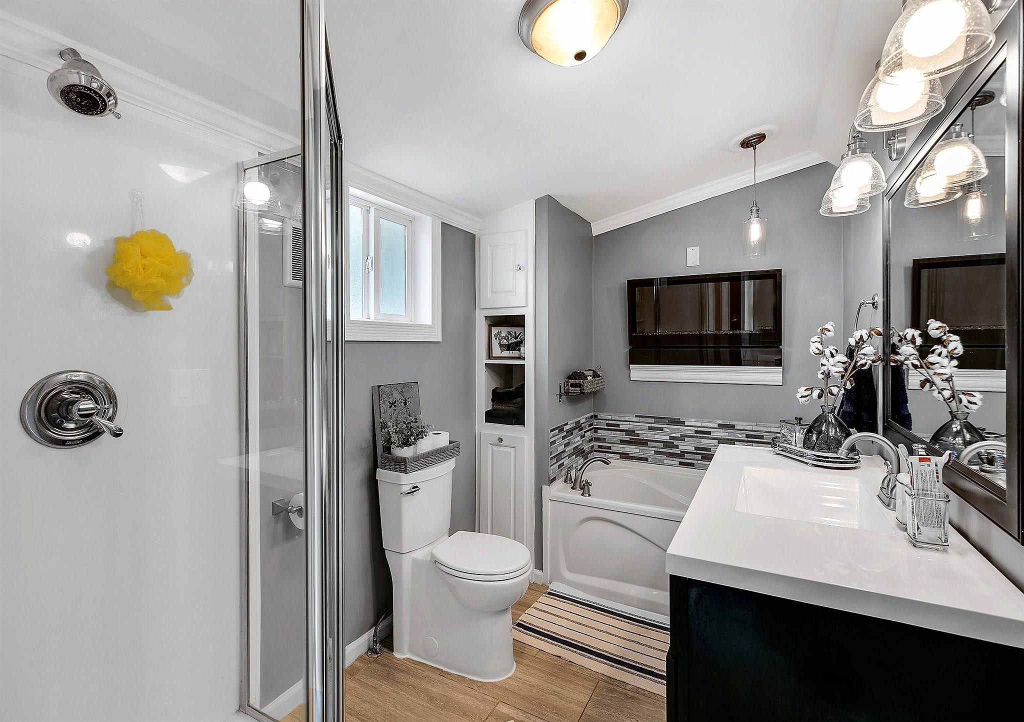 828 Kings Road Rotterdam, NY 12303 - Photo 12 of 25 Photo 12